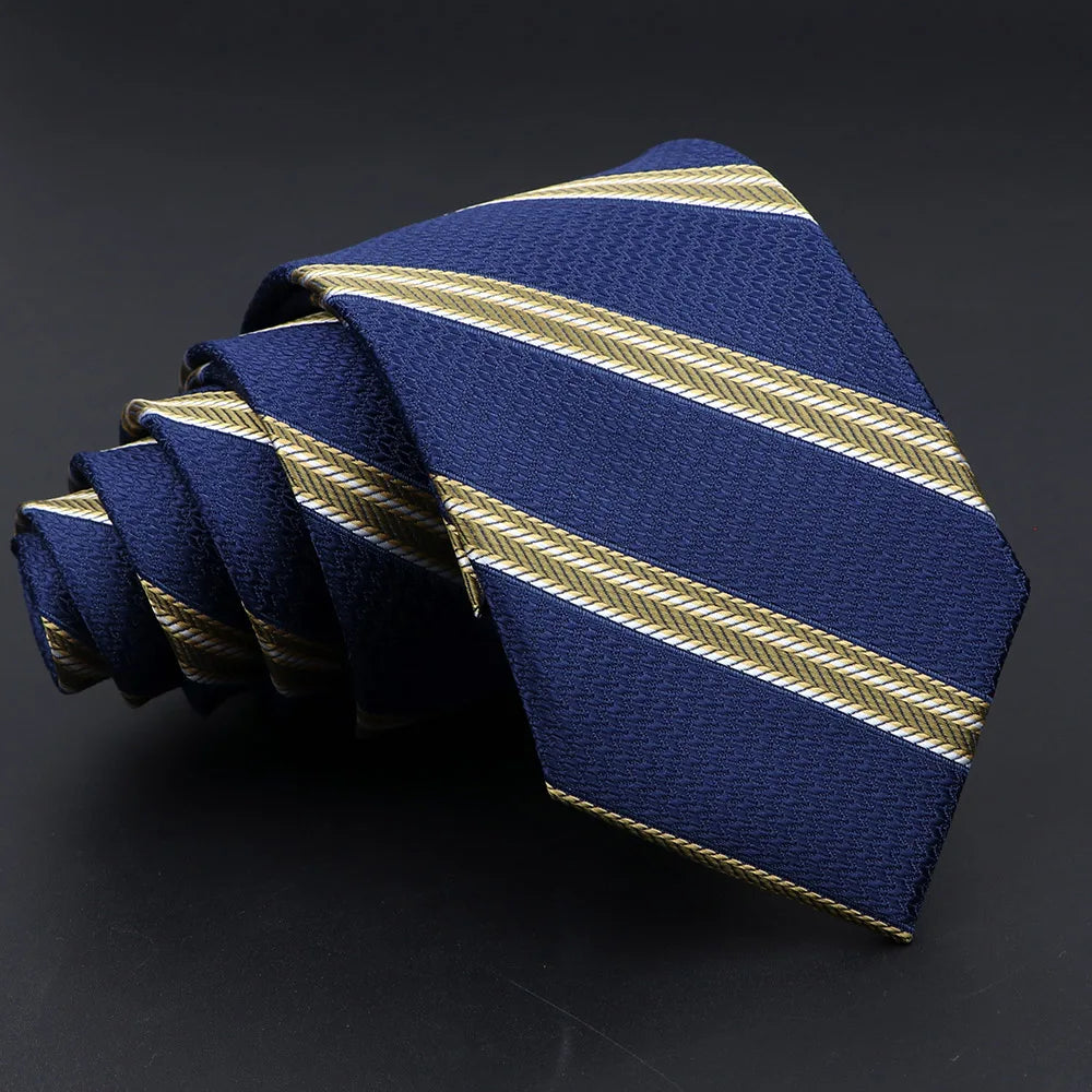 Cravatta a Righe Stile Classico