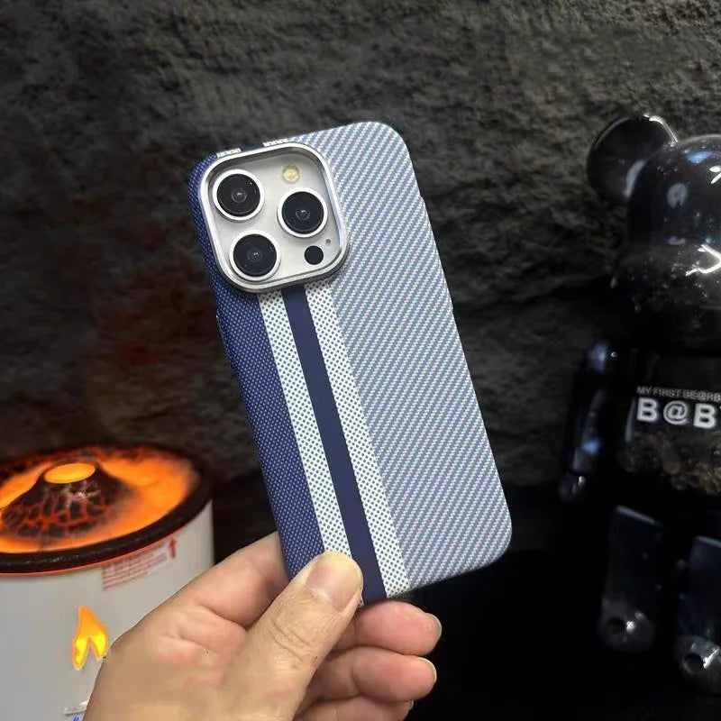 Custodia Elegante con Diseño en Patrón de Kevlar iPhone 11