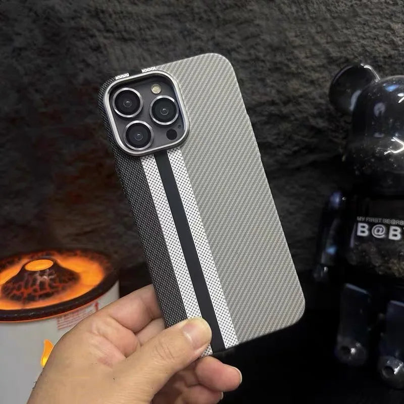 Custodia Elegante con Diseño en Patrón de Kevlar iPhone 11