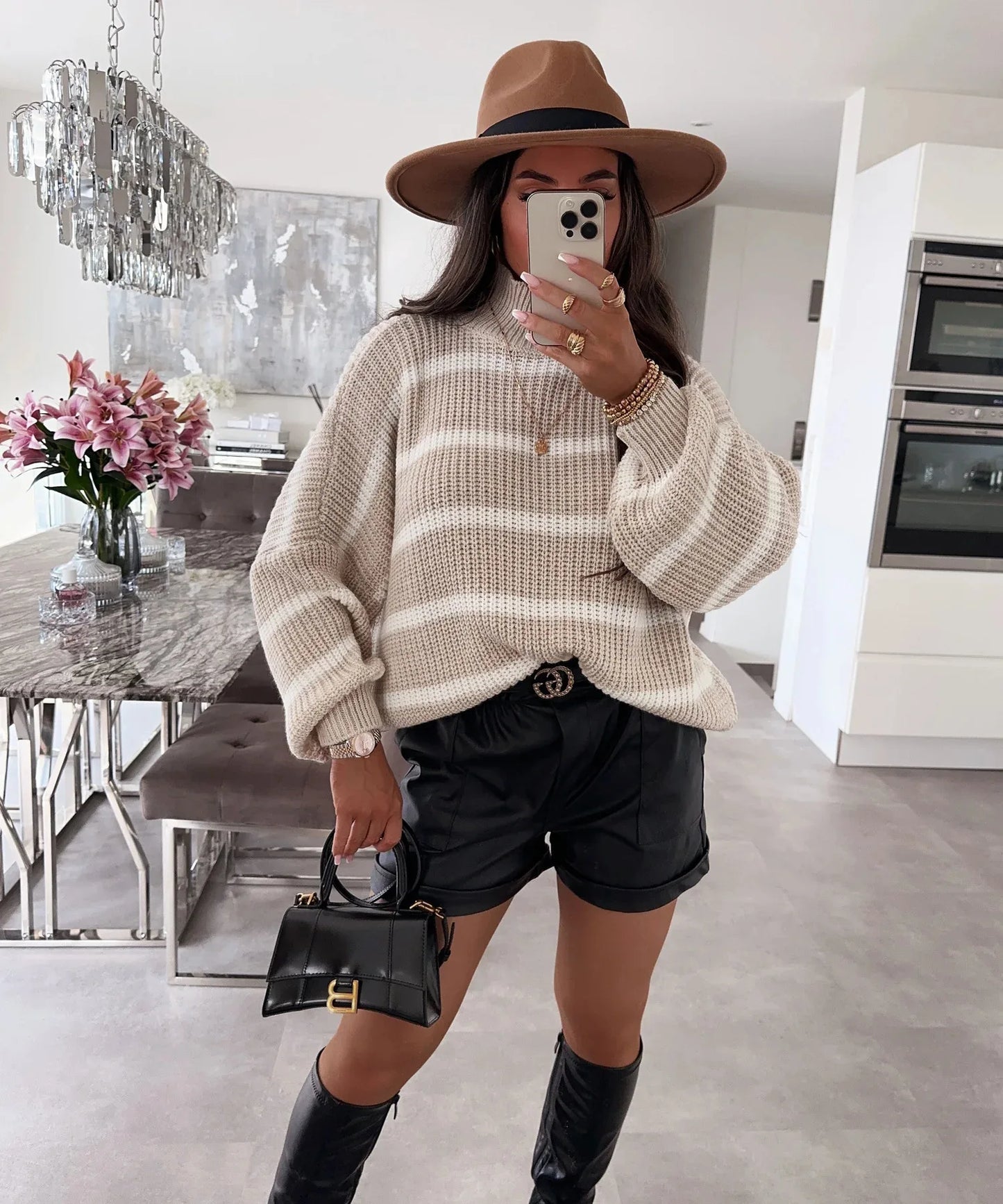 Maglione Stile a Righe a Contrasto