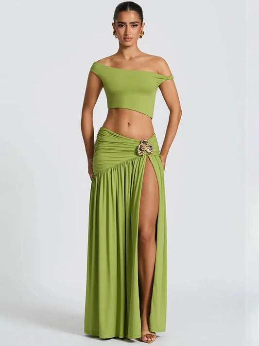 Set Elegante con Top Asimmetrico e Gonna Spacco