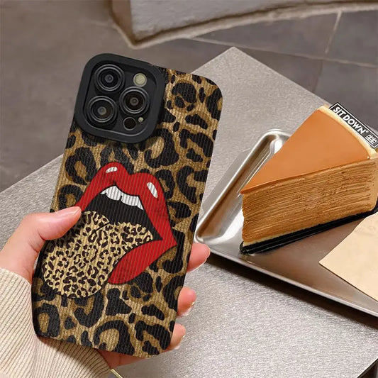 Cover per iPhone – Design Labbra Rosse e Leopardo