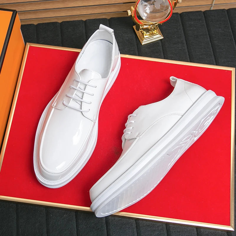 Scarpa Oxford Bianca in PU Verniciato