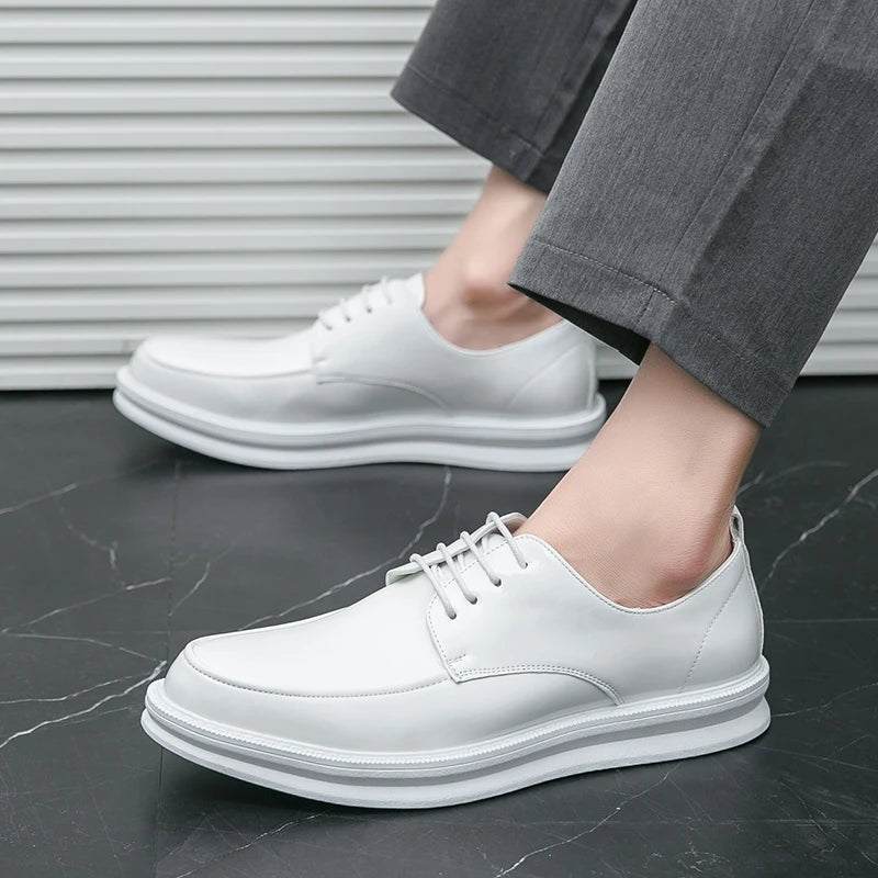 Scarpa Oxford Bianca in PU Verniciato