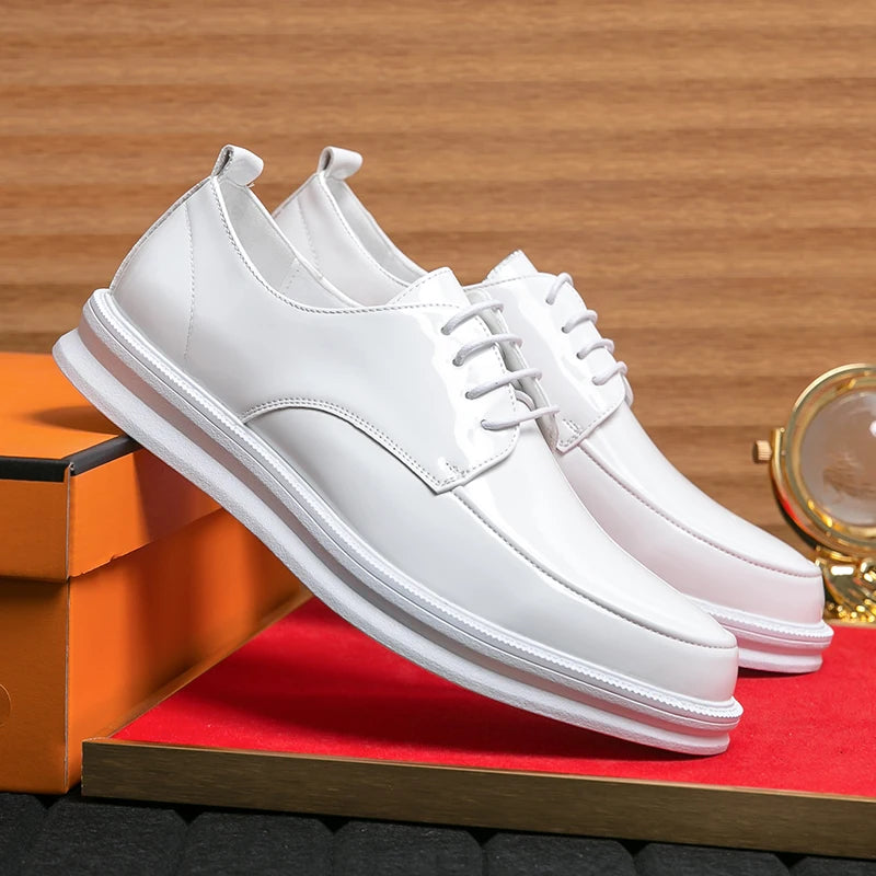 Scarpa Oxford Bianca in PU Verniciato
