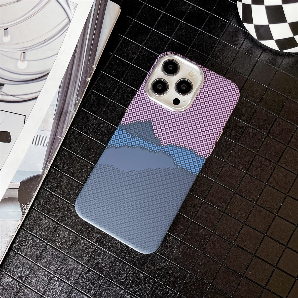 Custodia Elegante con Diseño en Patrón de Kevlar iPhone 11