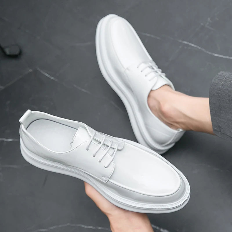 Scarpa Oxford Bianca in PU Verniciato