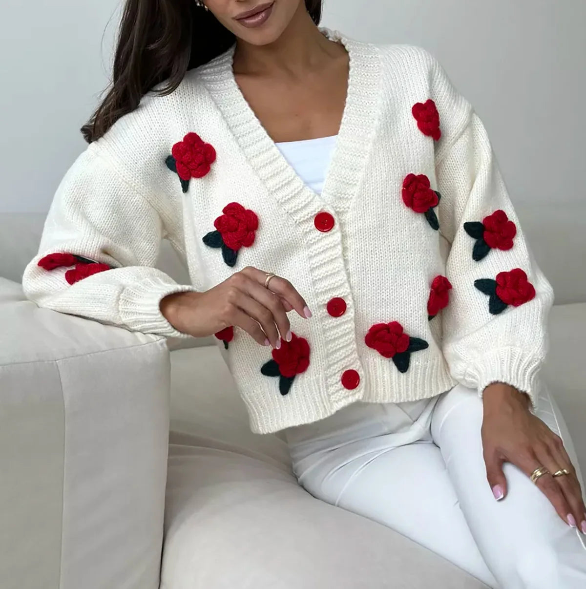 Maglia con Applicazioni Floreali e Scollo a V