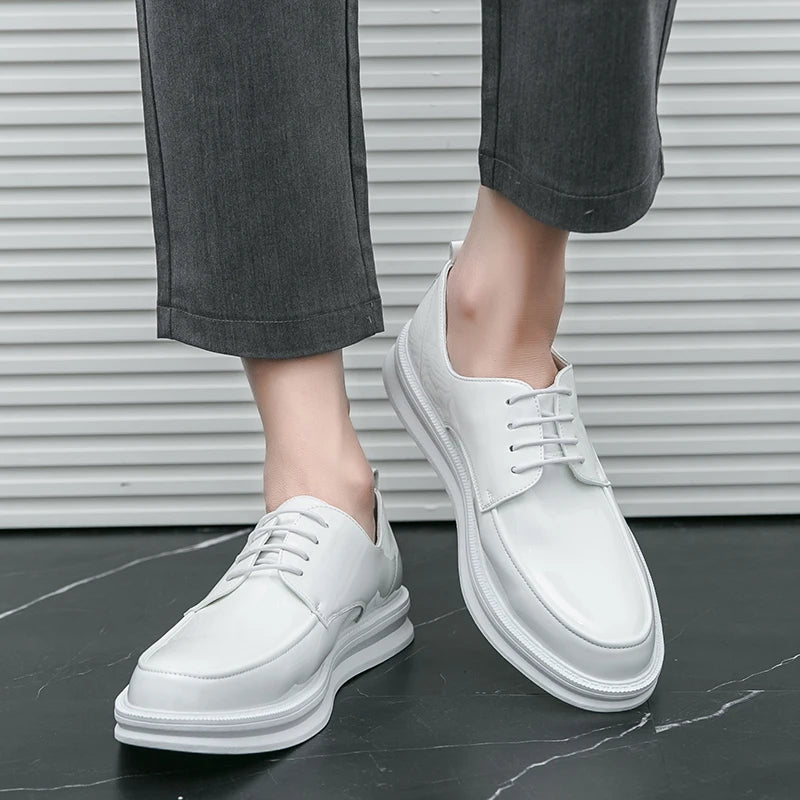 Scarpa Oxford Bianca in PU Verniciato