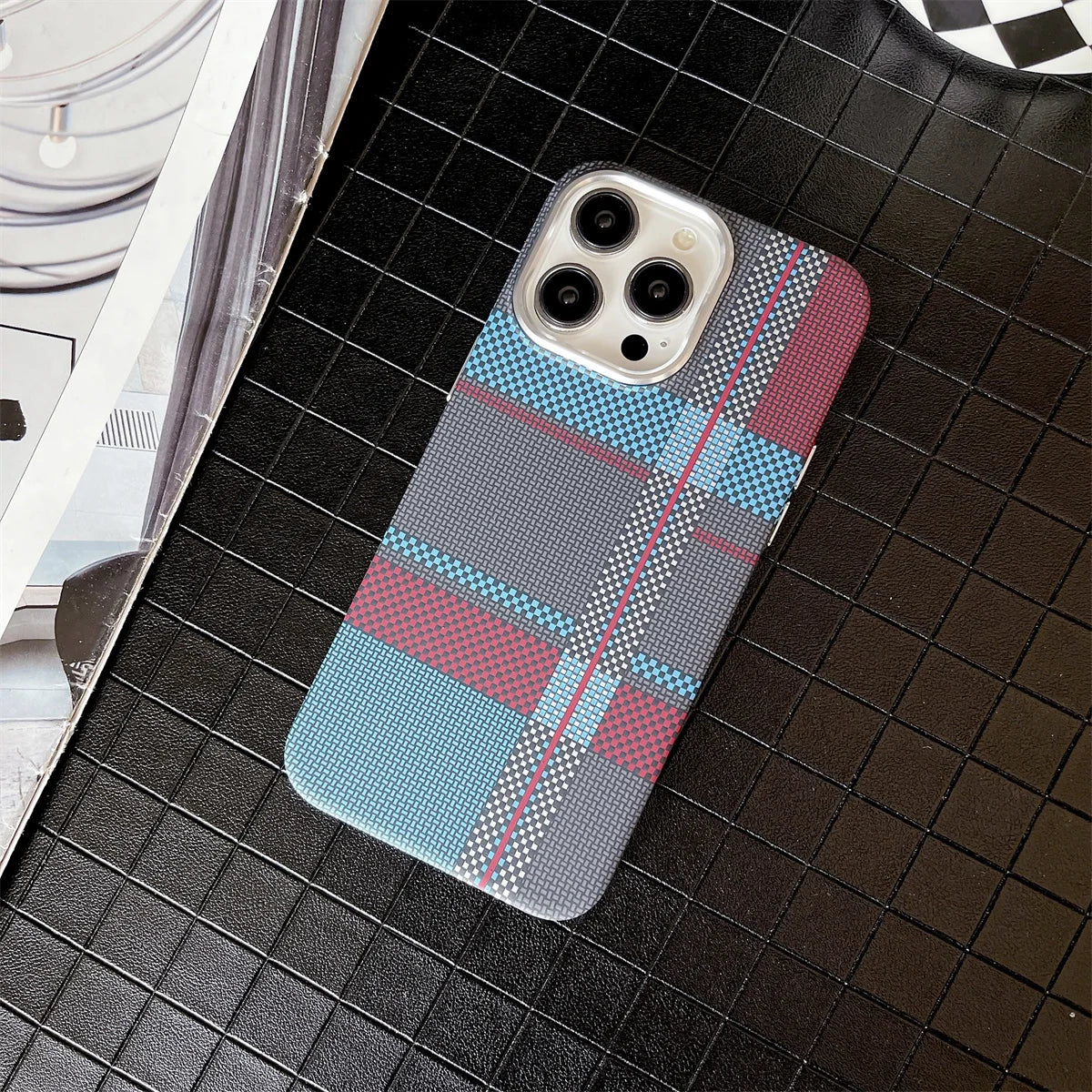Elegant Case with Kevlar Pattern Design iPhone 12