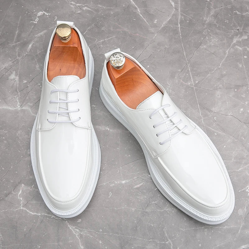 Scarpa Oxford Bianca in PU Verniciato