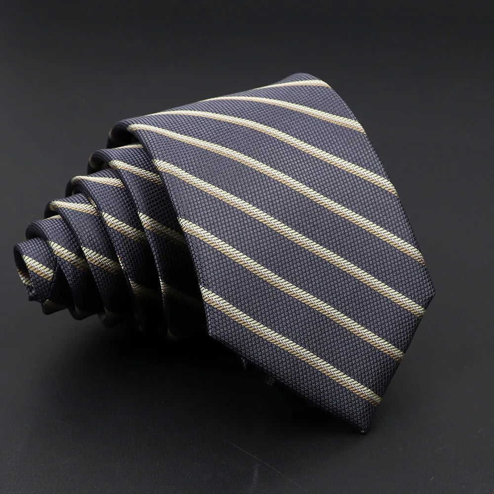 Cravatta a Righe Stile Classico