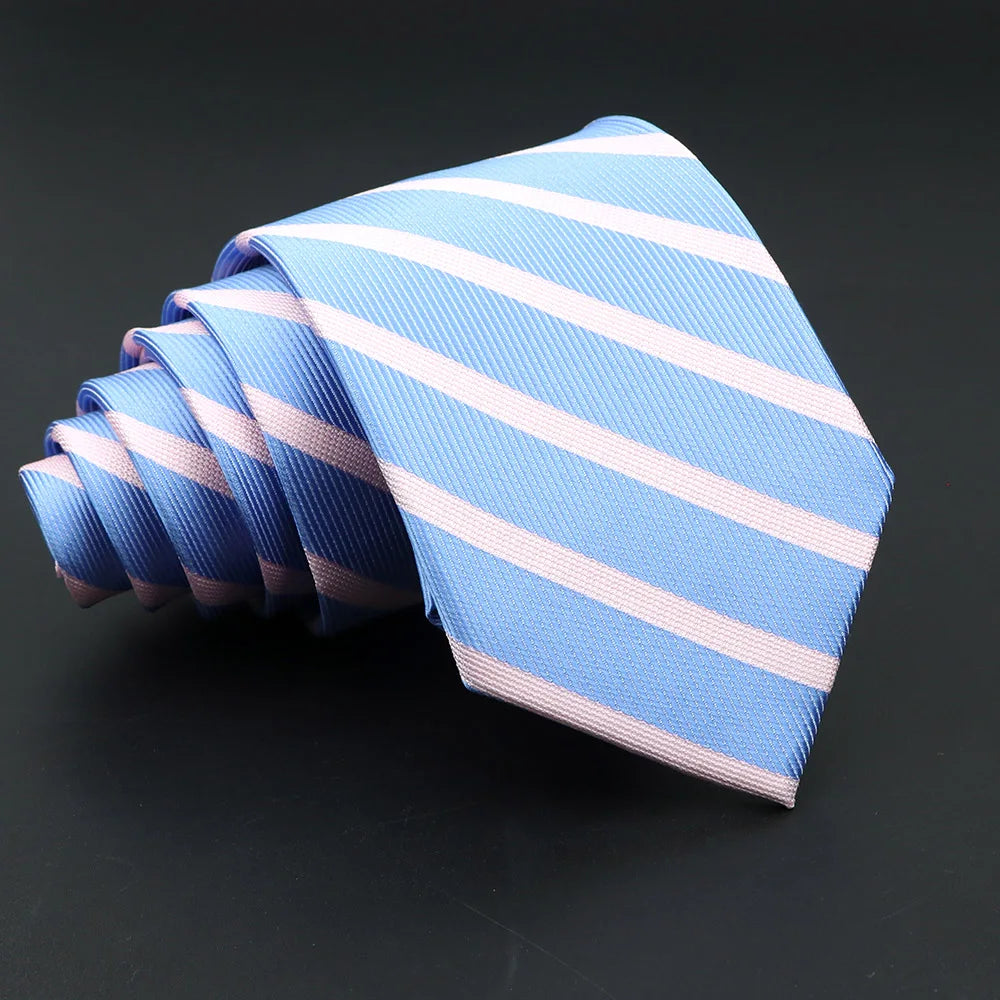 Cravatta a Righe Stile Classico