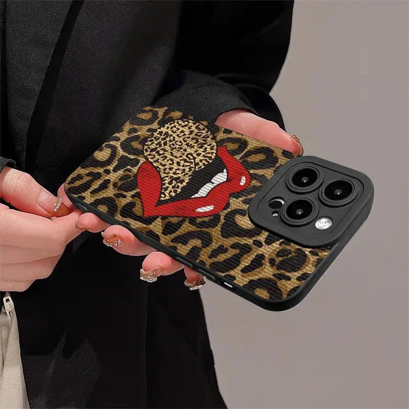 Cover per iPhone – Design Labbra Rosse e Leopardo