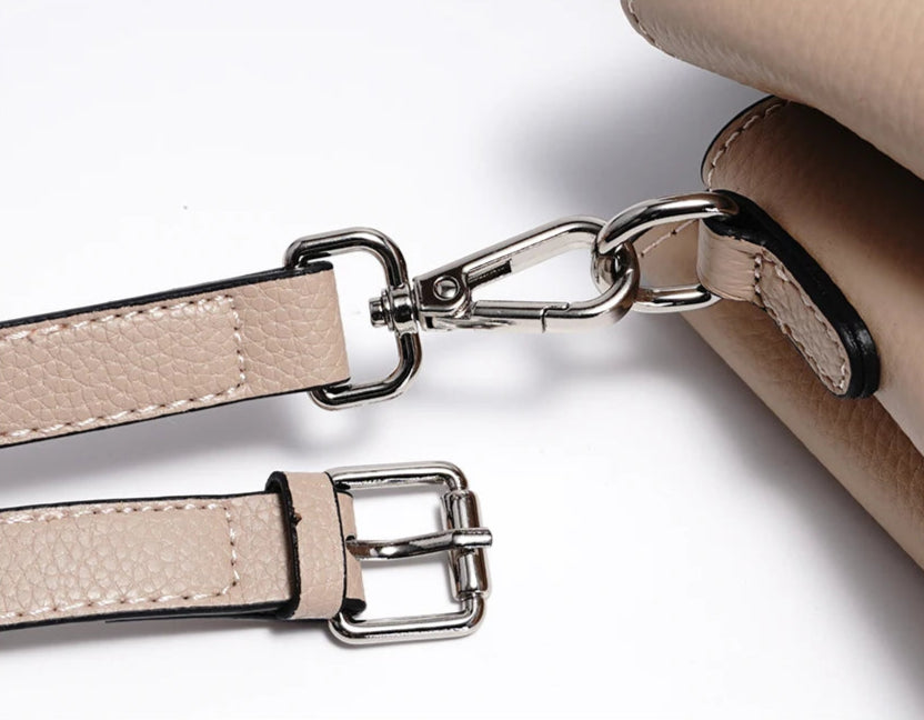 Bolso de piel con bandolera