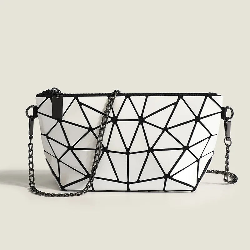 Mini Bolso Geométrico Fruncido con Cadena