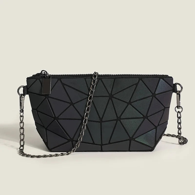 Mini Bolso Geométrico Fruncido con Cadena