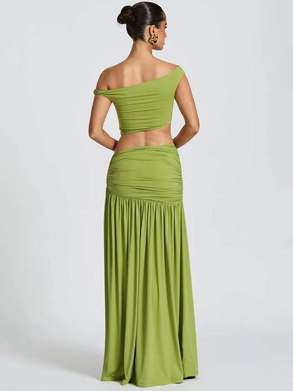 Set Elegante con Top Asimmetrico e Gonna Spacco