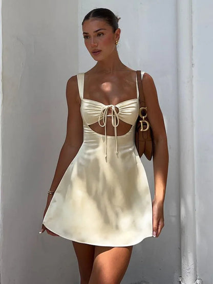 Mini Abito Sexy con Dettagli Cut-Out