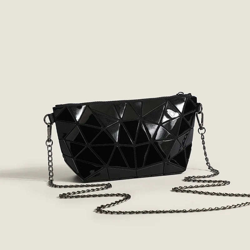 Mini Bolso Geométrico Fruncido con Cadena