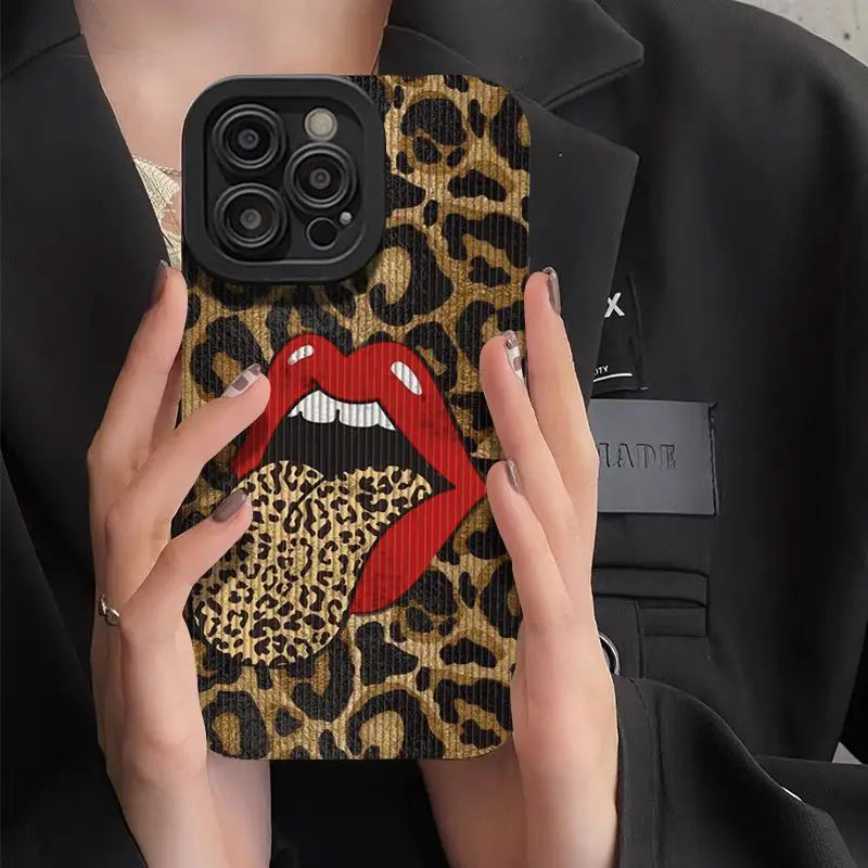 Cover per iPhone – Design Labbra Rosse e Leopardo