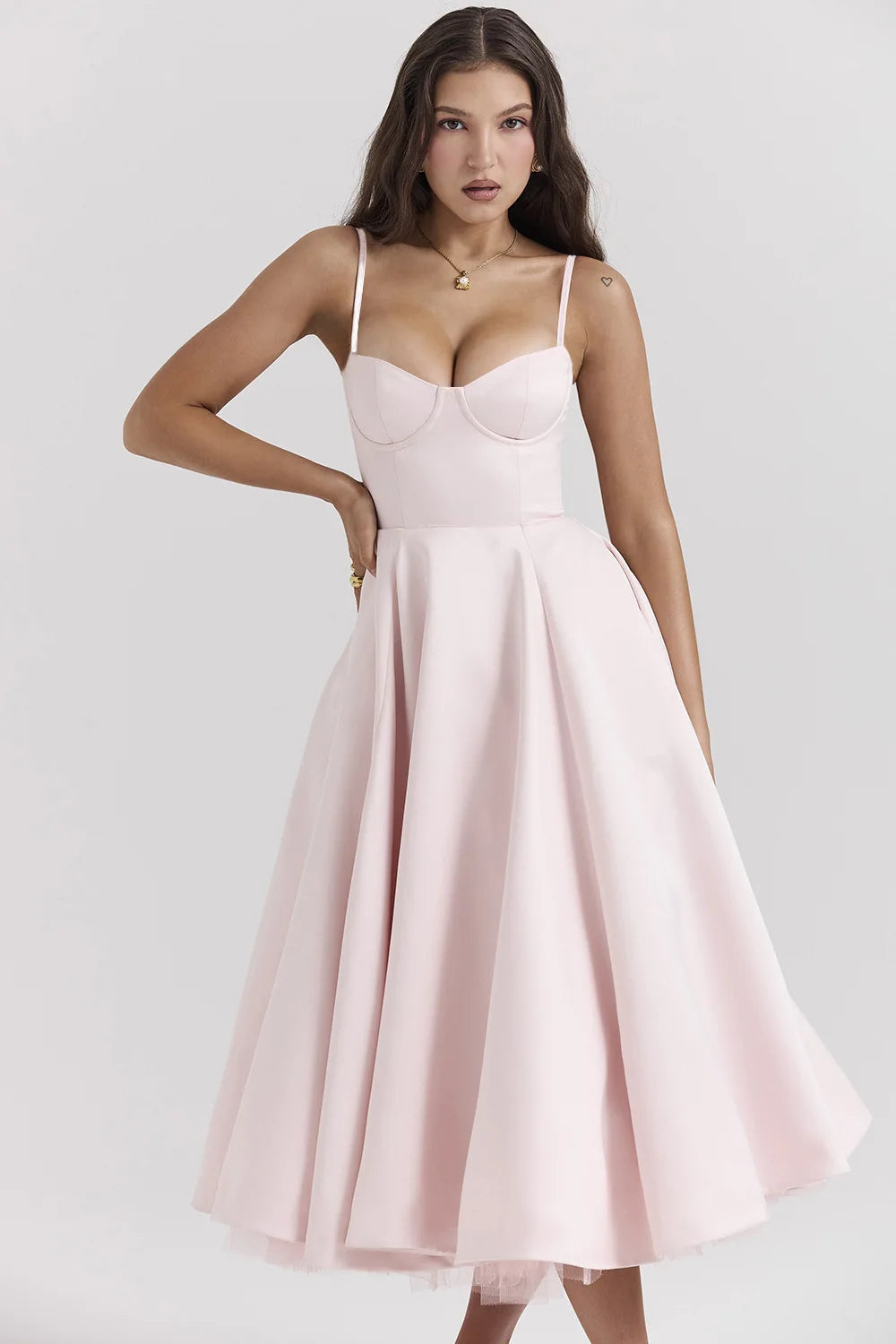 Abito Midi A-Line con Scollo Cuore