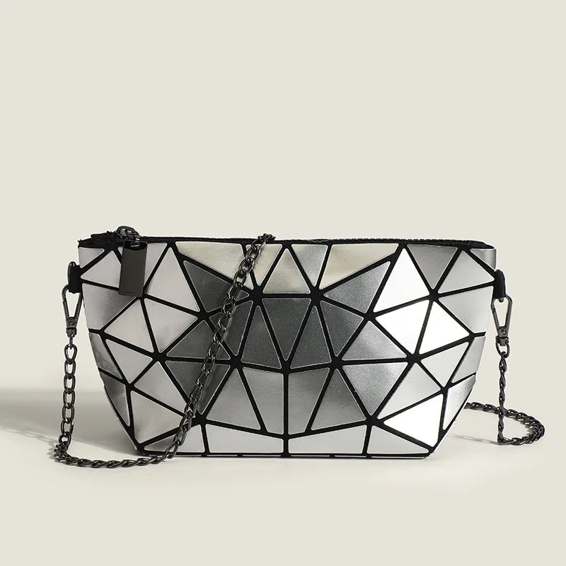 Mini Bolso Geométrico Fruncido con Cadena