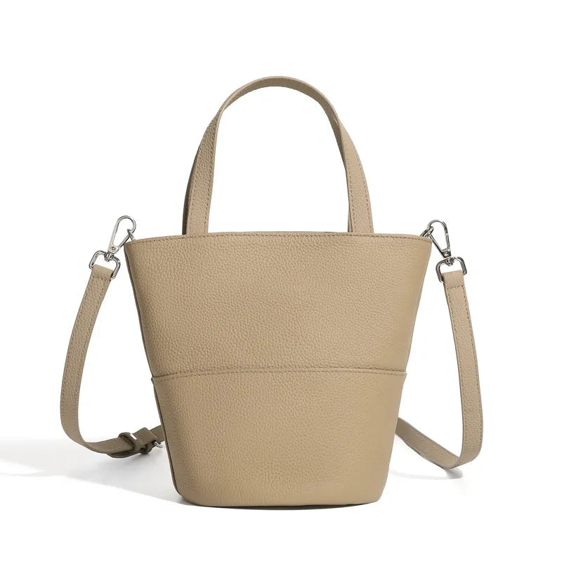 Bolso tipo bombonera de piel auténtica