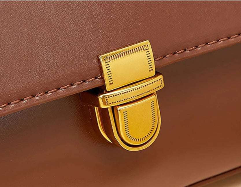 Bolso de hombro de cuero estilo francés