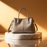 Bolso de piel con bandolera